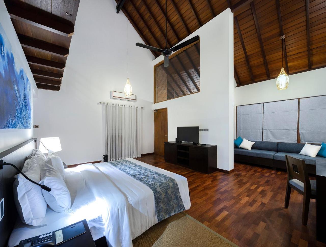 Ayana Sea Hotell Wadduwa Exteriör bild