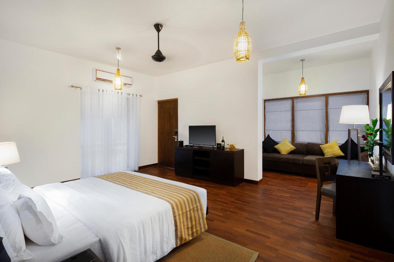 Ayana Sea Hotell Wadduwa Exteriör bild
