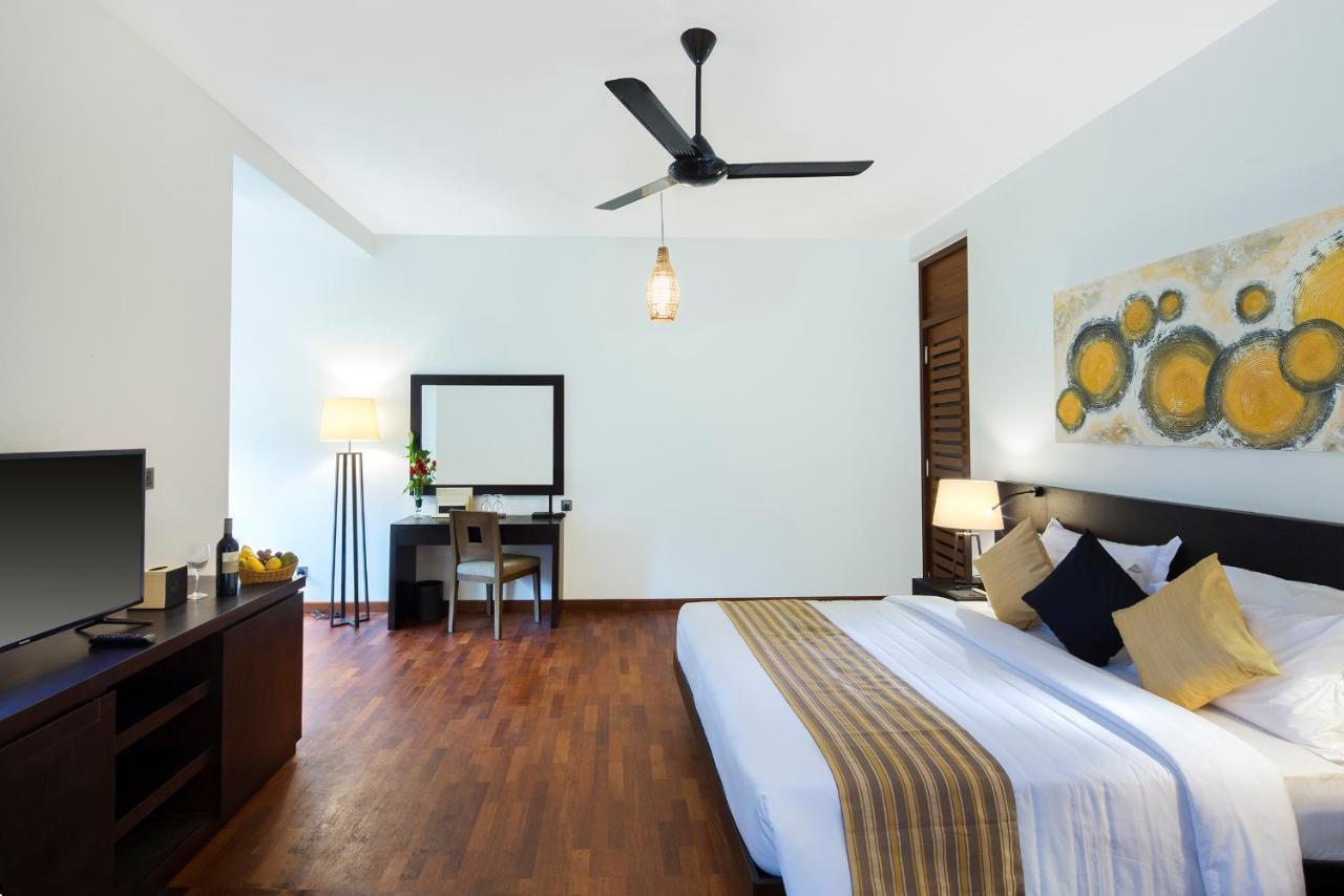 Ayana Sea Hotell Wadduwa Exteriör bild